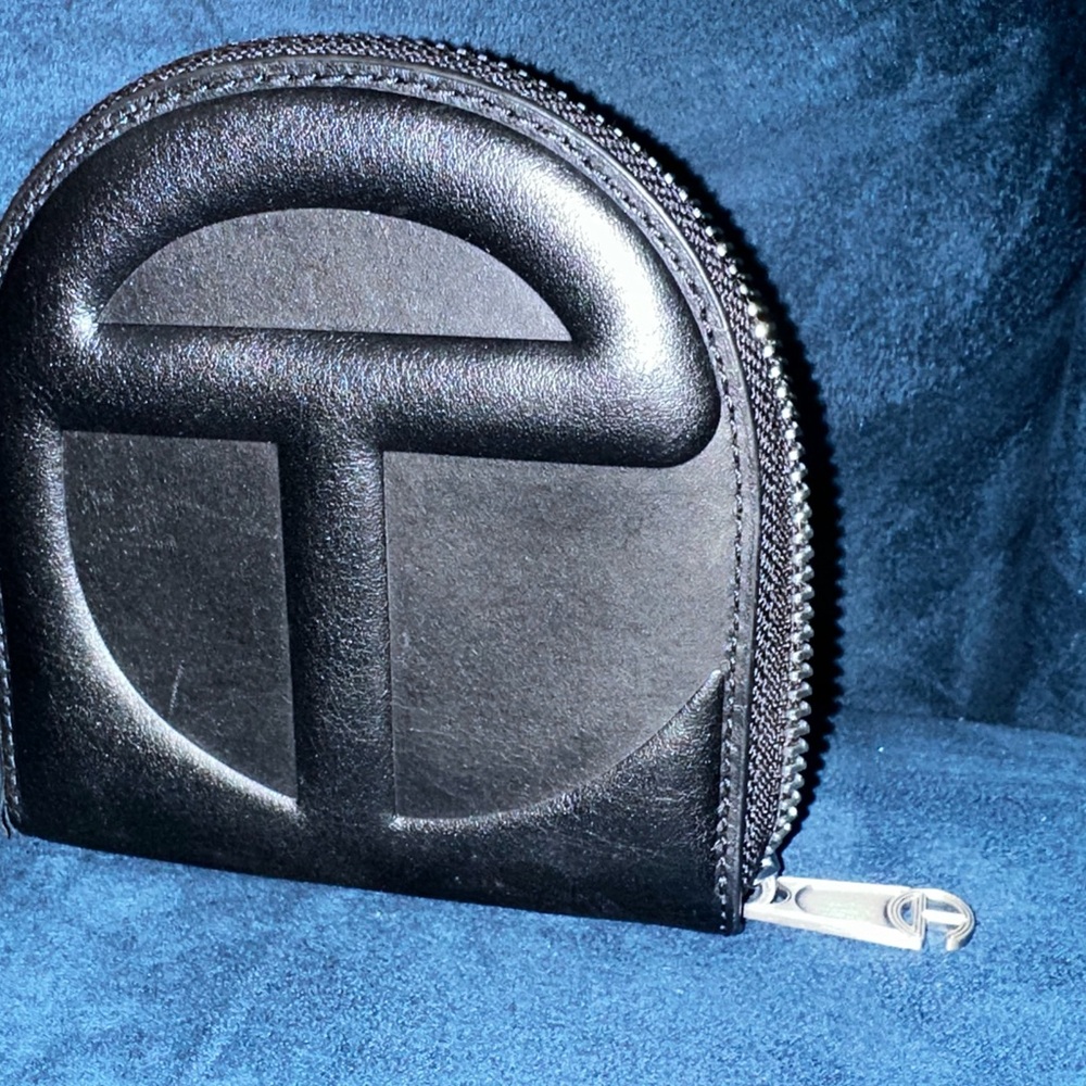 BUNDLE! Black Leather Telfar Circle Bag + Black Leather Telfar Wallet - Picture 4 of 5